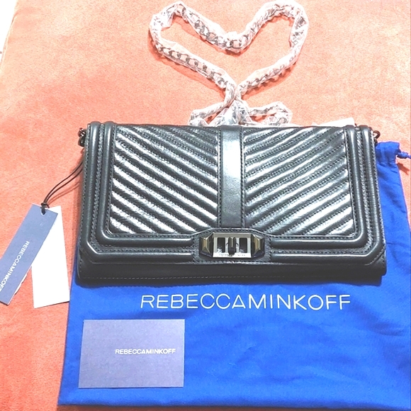 Rebecca Minkoff Handbags - Quilted🖤💥Crossbody Rebecca Minkoff Love Clutch shiny black Chevron quilted bag